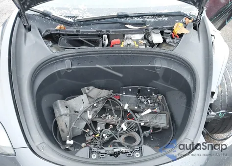 2018 Tesla Model 3 Long Range/Performance из США, поврежденный, VIN 5YJ3E1EB9JF105735